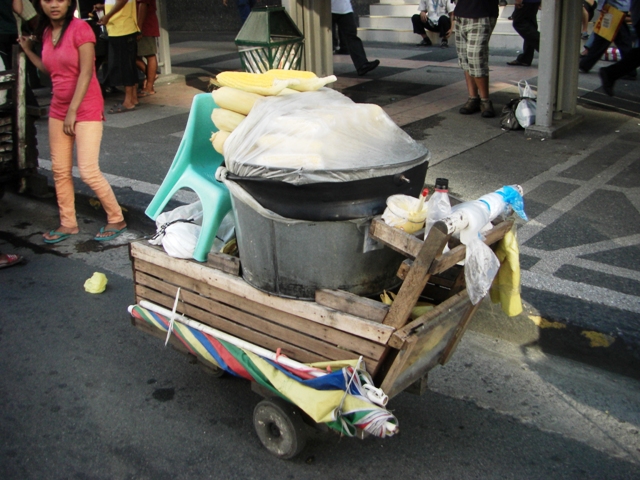 Walang tindero. Libre siguro