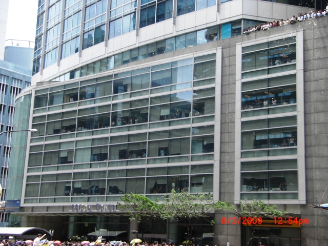 CIMG1339 watching comfortably from their airconditioned offices